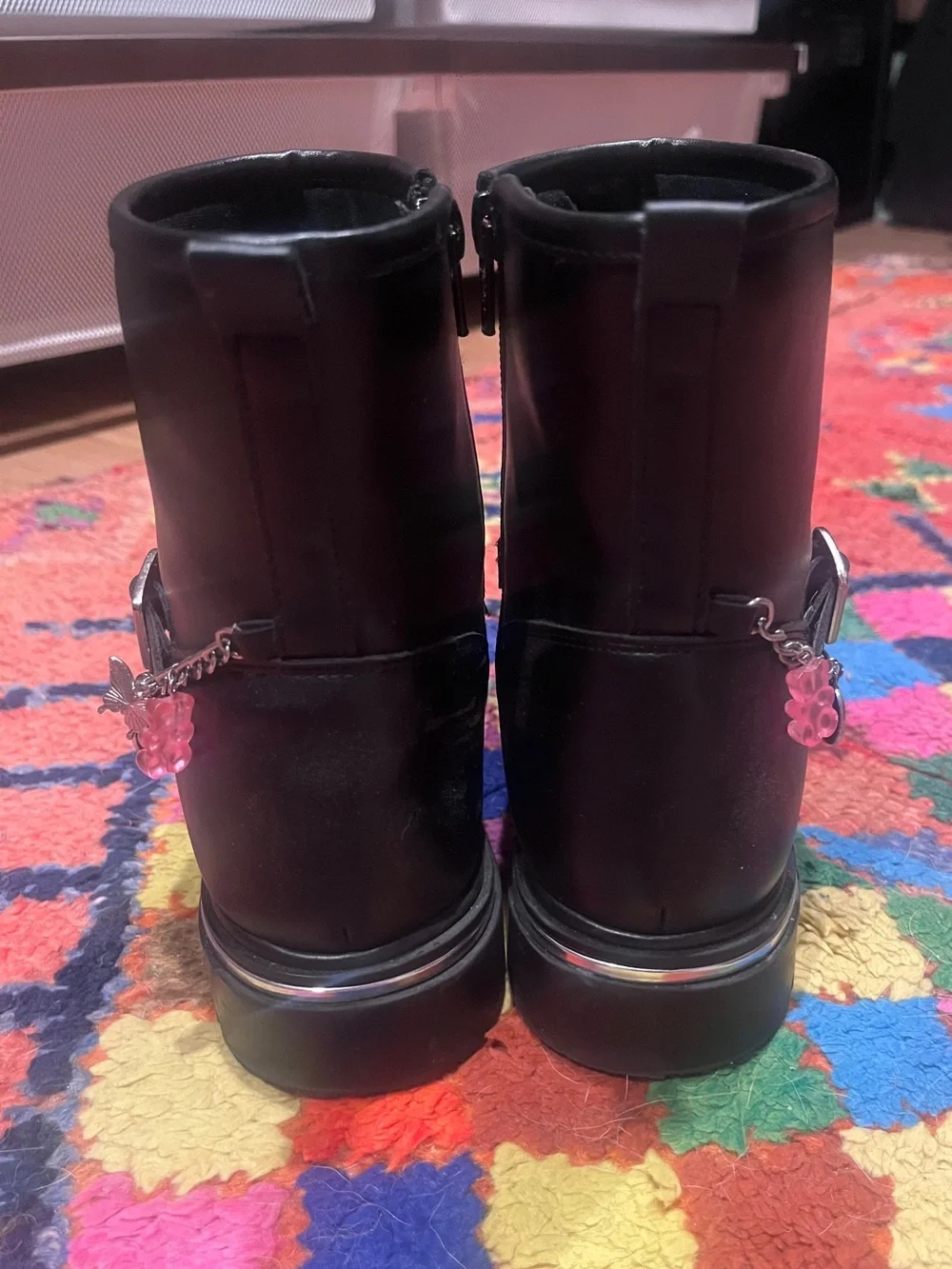 Steve Madden Kids Brendah Black Leather Buckle Ankle Boots with Charm Chain